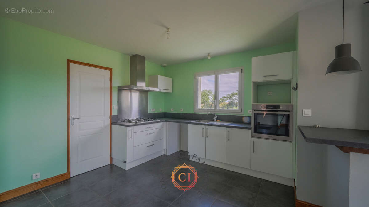 Maison de plain pied de 2013 sur une belle parcelle de 1500m2 de terrain - photo 3