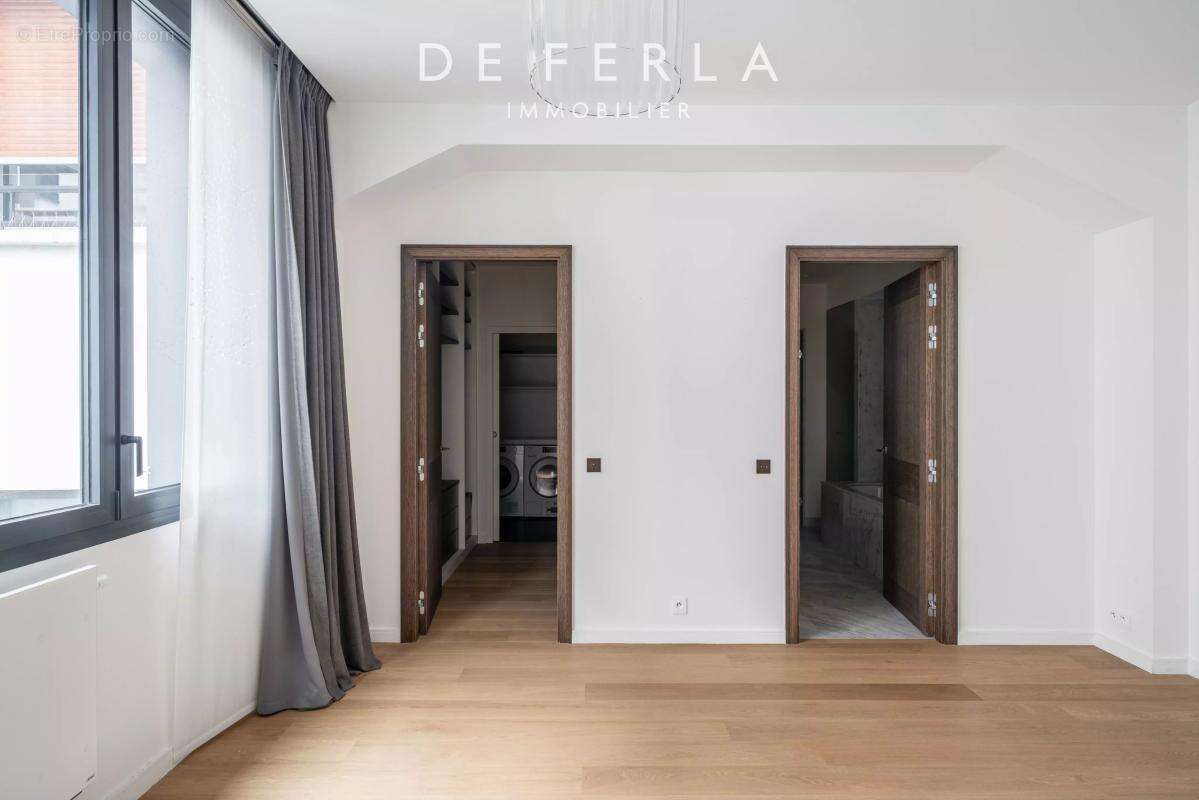 Appartement à PARIS-7E