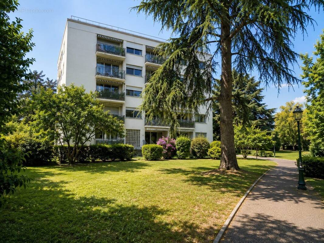 Appartement à CHENNEVIERES-SUR-MARNE