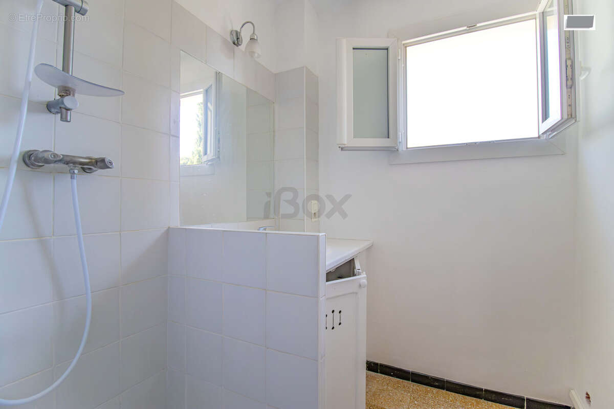 Toulon est - appartement 3 pieces - 2 chambre - balcon - parking collectif -cave - photo 14