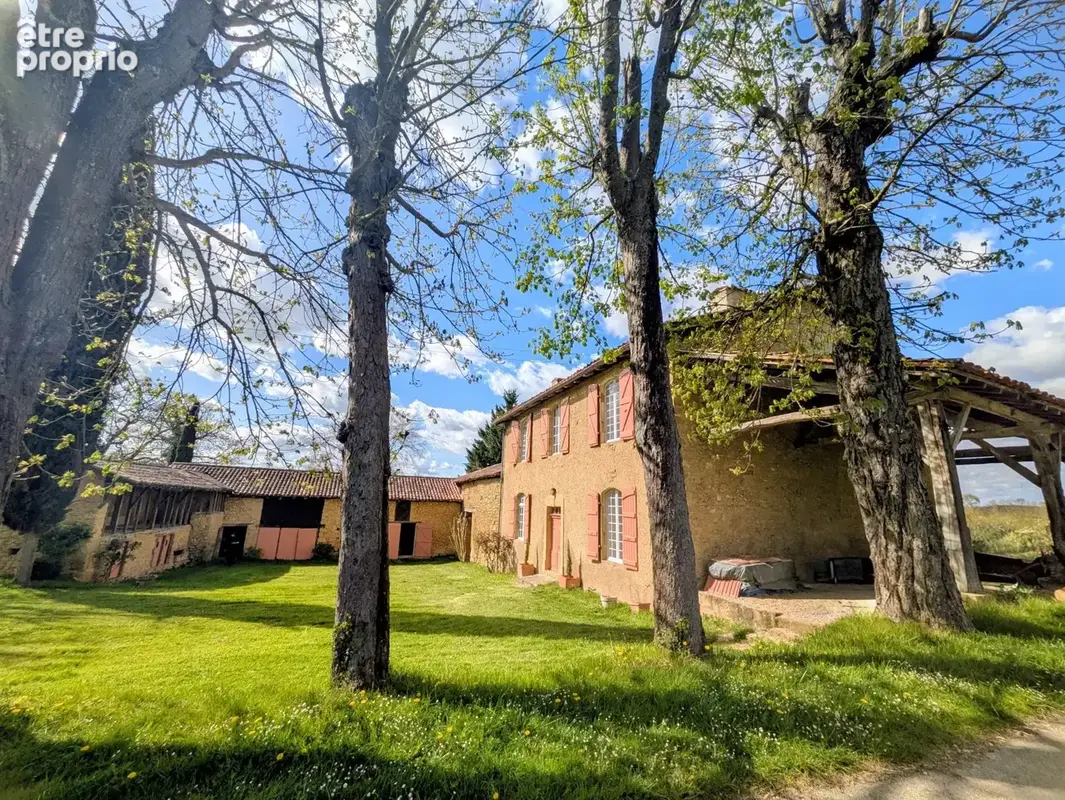 Maison 9 pièces 255 m² à vendre à Mirande (32300) - photo 2