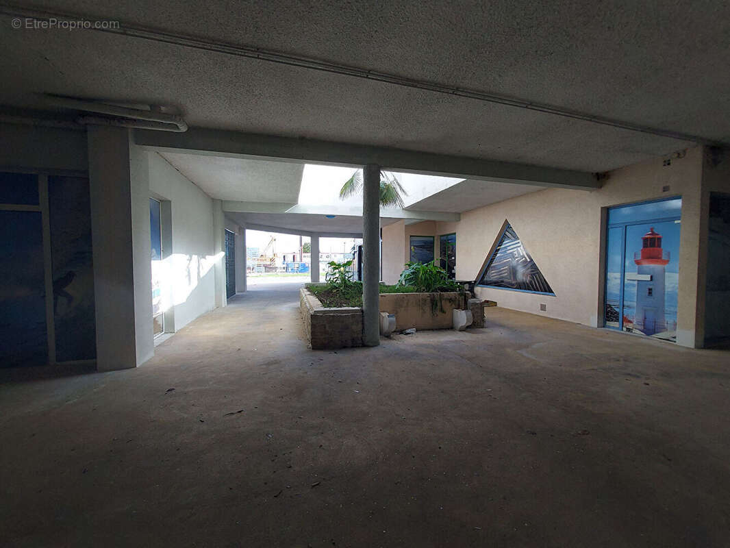 Commerce à SAINT-TROJAN-LES-BAINS