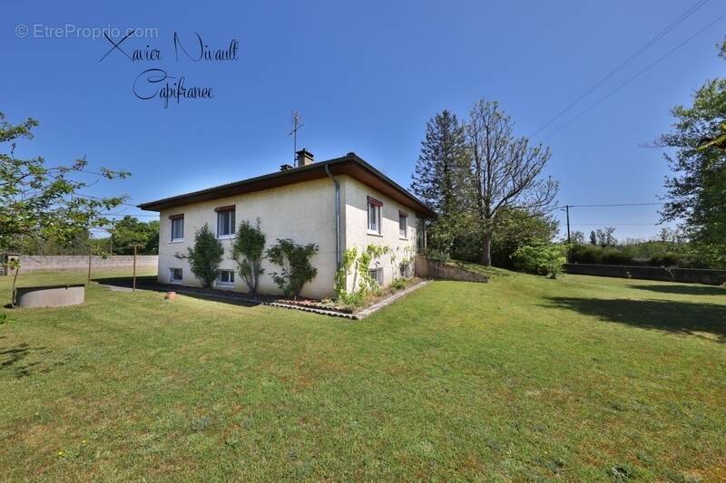 Maison à PONT-DE-VAUX