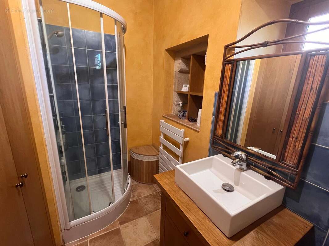 Deux maisons pour le prix d'une — dans un village très prisé - photo 7