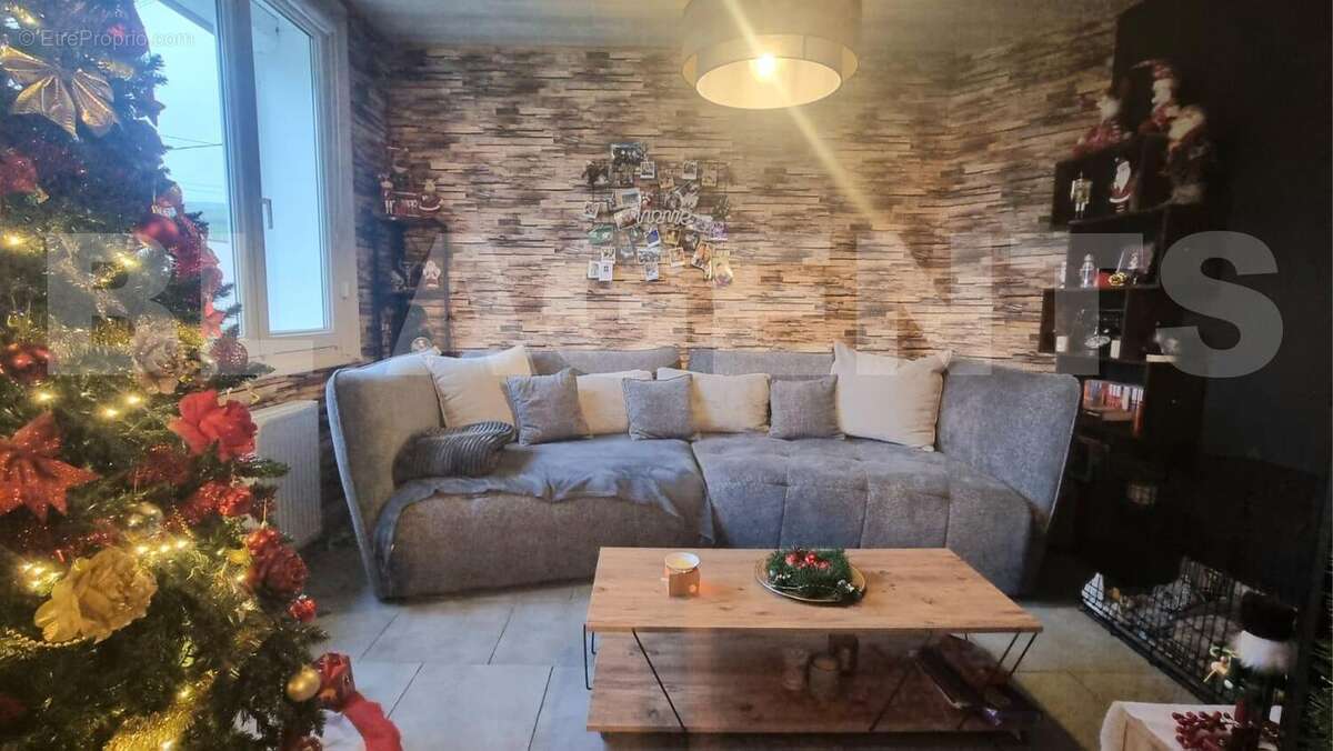 de4cb5ba-231b-4fcb-92eb-795908d9e4ef - Maison à BLAGNY