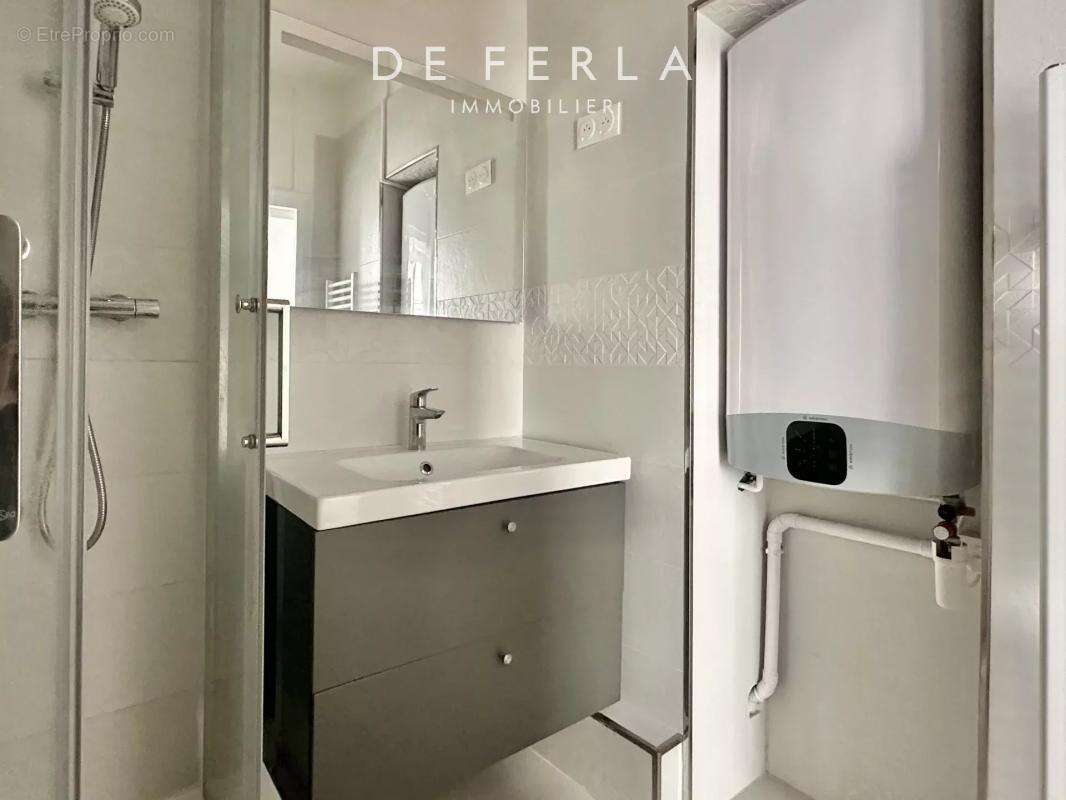 Appartement à PARIS-7E