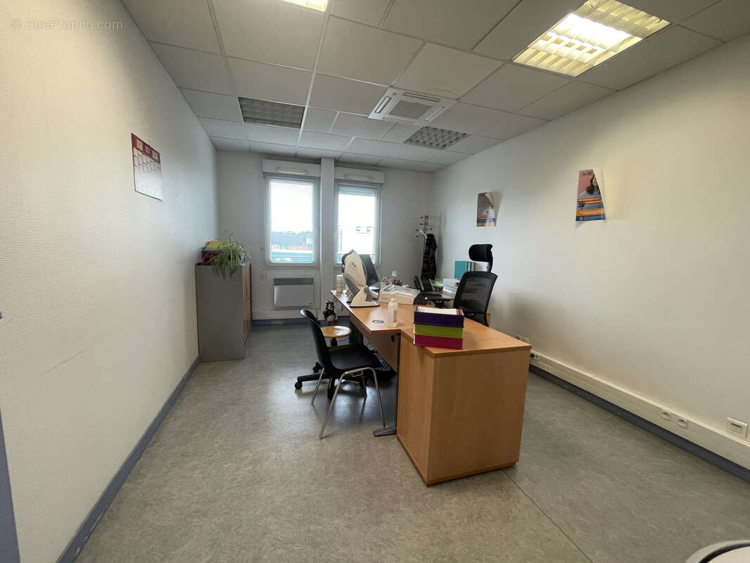 Commerce à LA CHAPELLE-SAINT-AUBIN