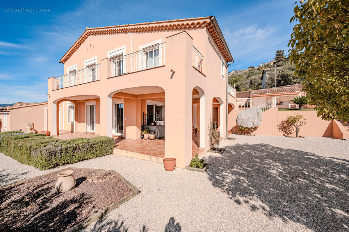 Maison à PIERREFEU-DU-VAR