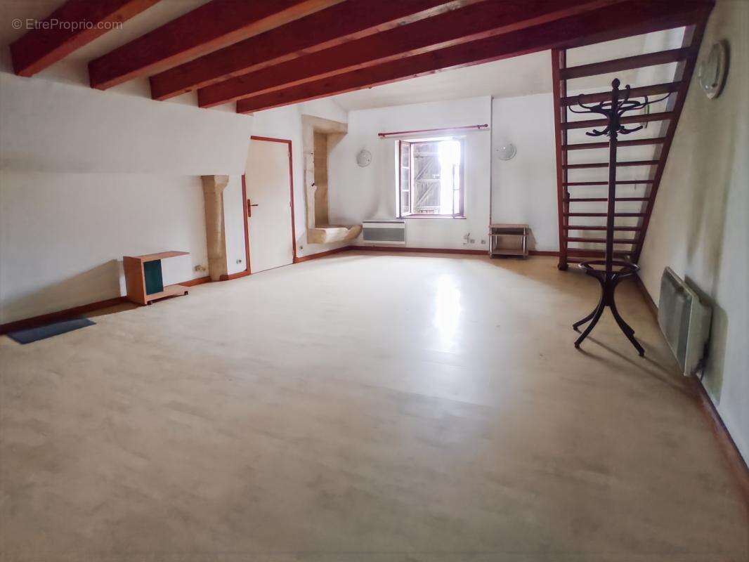 Appartement à SAINT-ASTIER