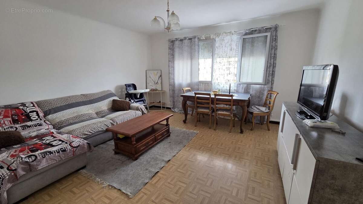 Appartement à SAINT-ETIENNE