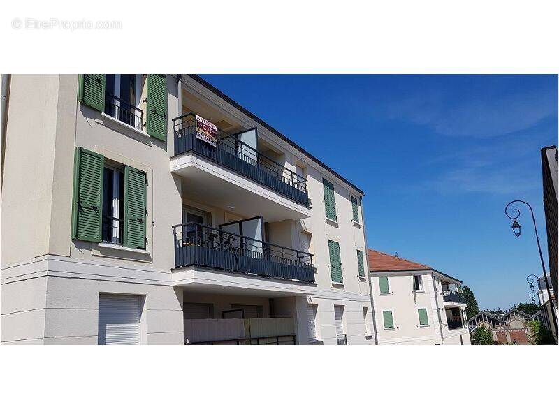 Appartement à VAUJOURS