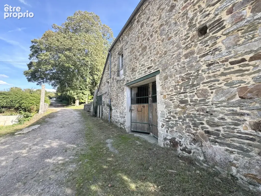 Jolie maison en pierres avec jardin et dependances a renover - photo 23