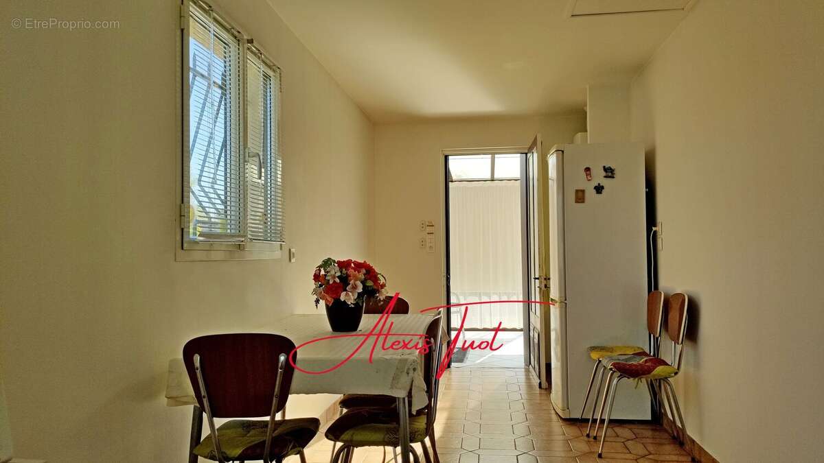 Maison à AMBARES-ET-LAGRAVE