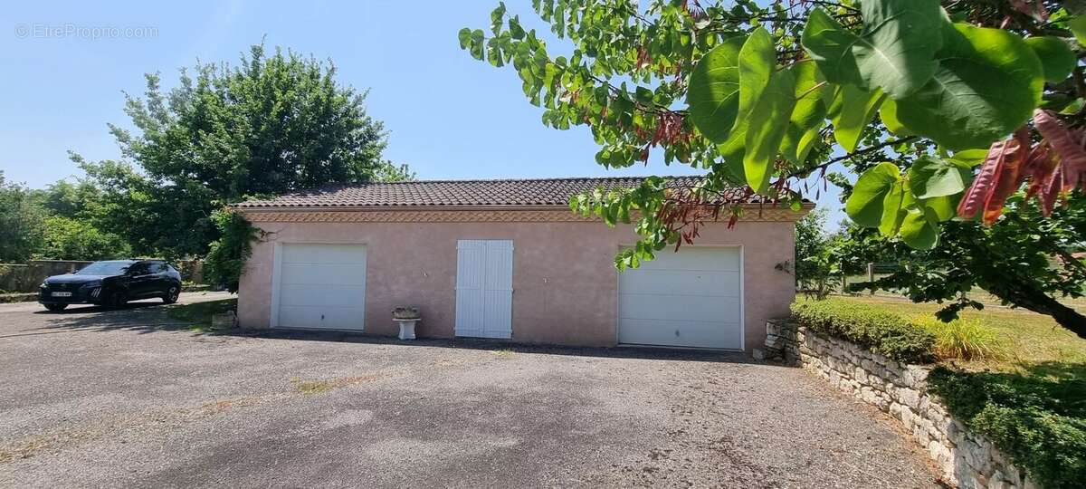 Maison  plain pied de 2000 avec piscine - photo 5