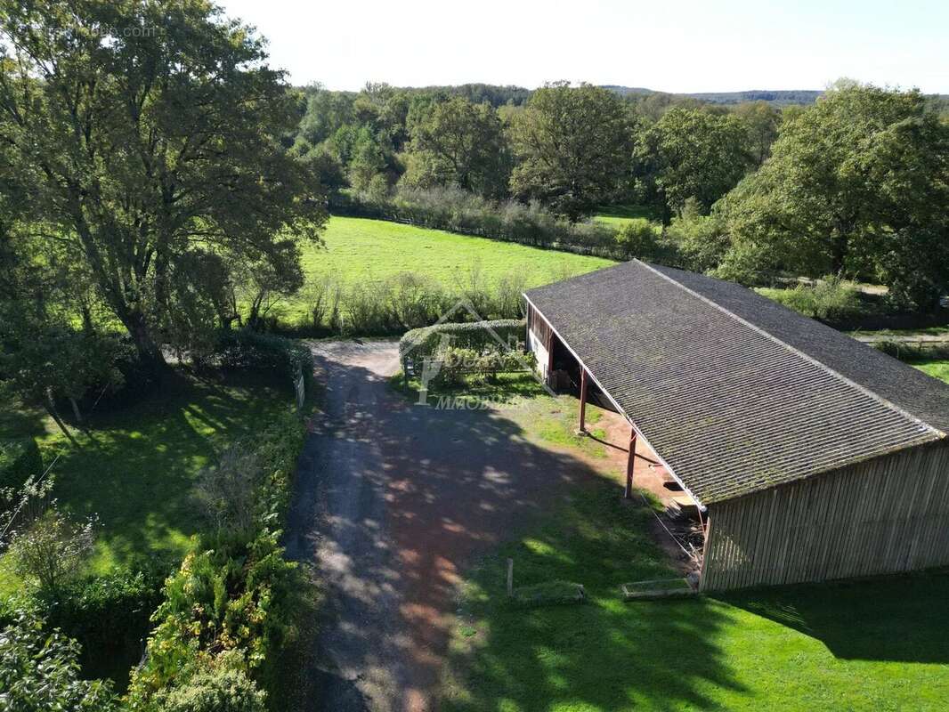 Maison à SAINT-BONNET-TRONCAIS
