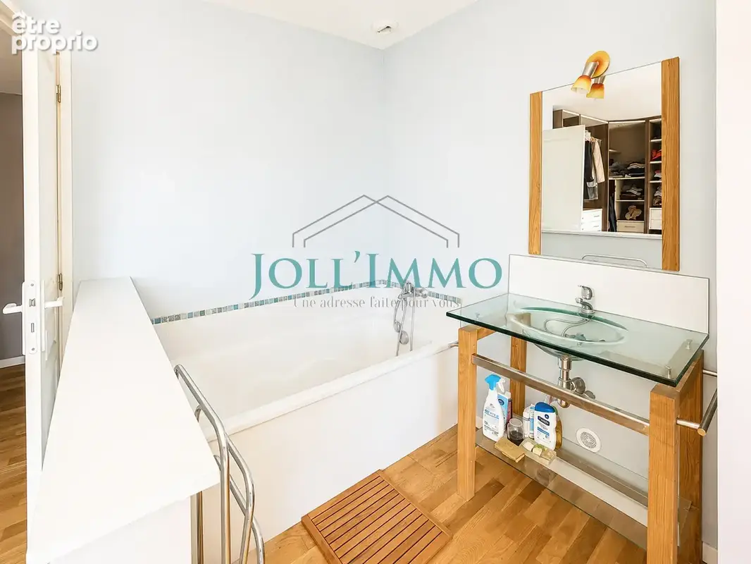 Roussillon   maison de 160 m2 avec dépendance de 90 m2 sur 807m2 de terrain - photo 9