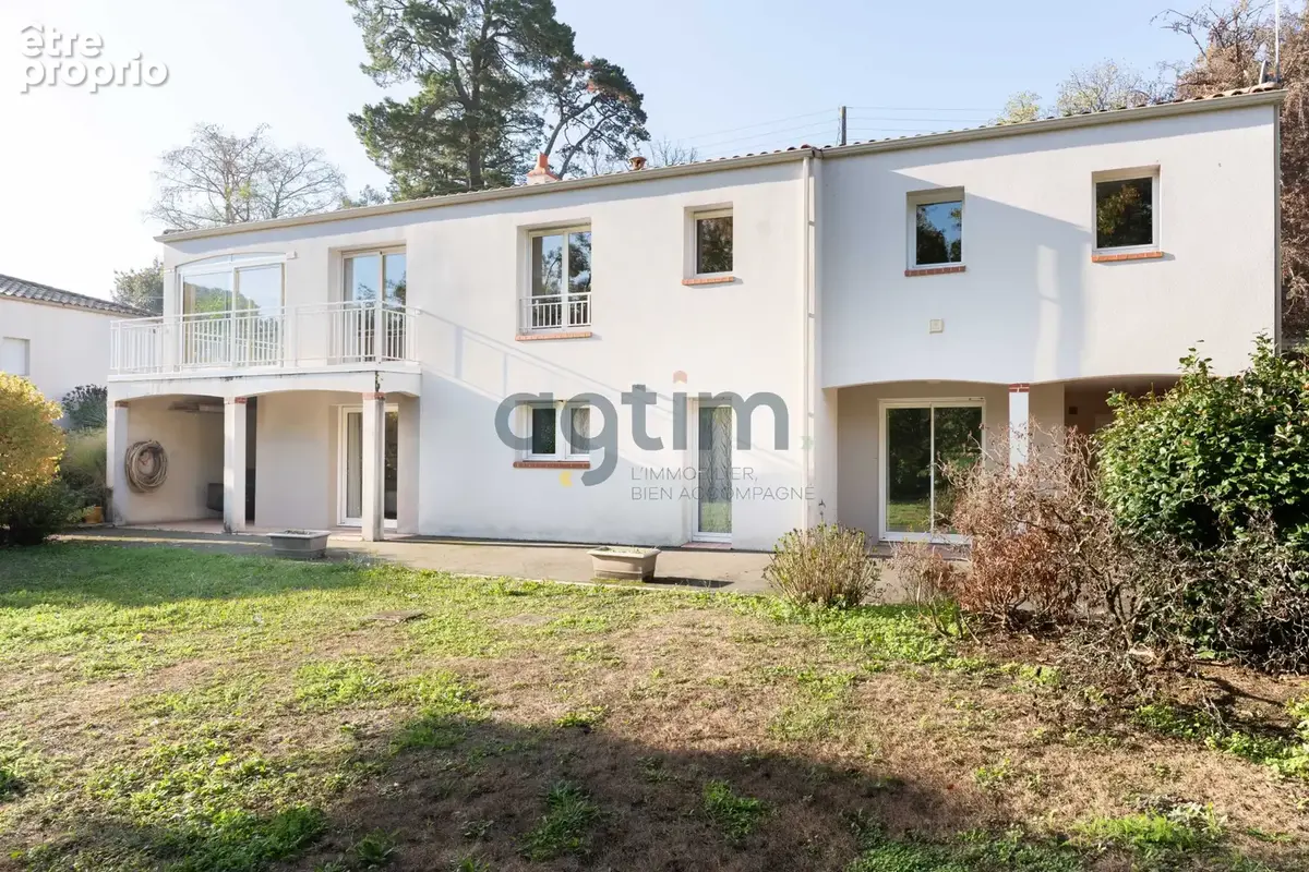 Montaigu, maison 134m2 habitables, 4 chambres, terrain 1400m2, accès rivière - photo 2