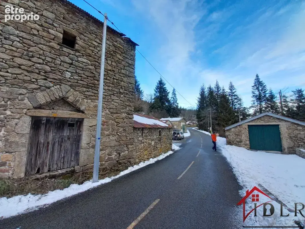 Grange à rénover avec garage et terrain de 2 ha - photo 3