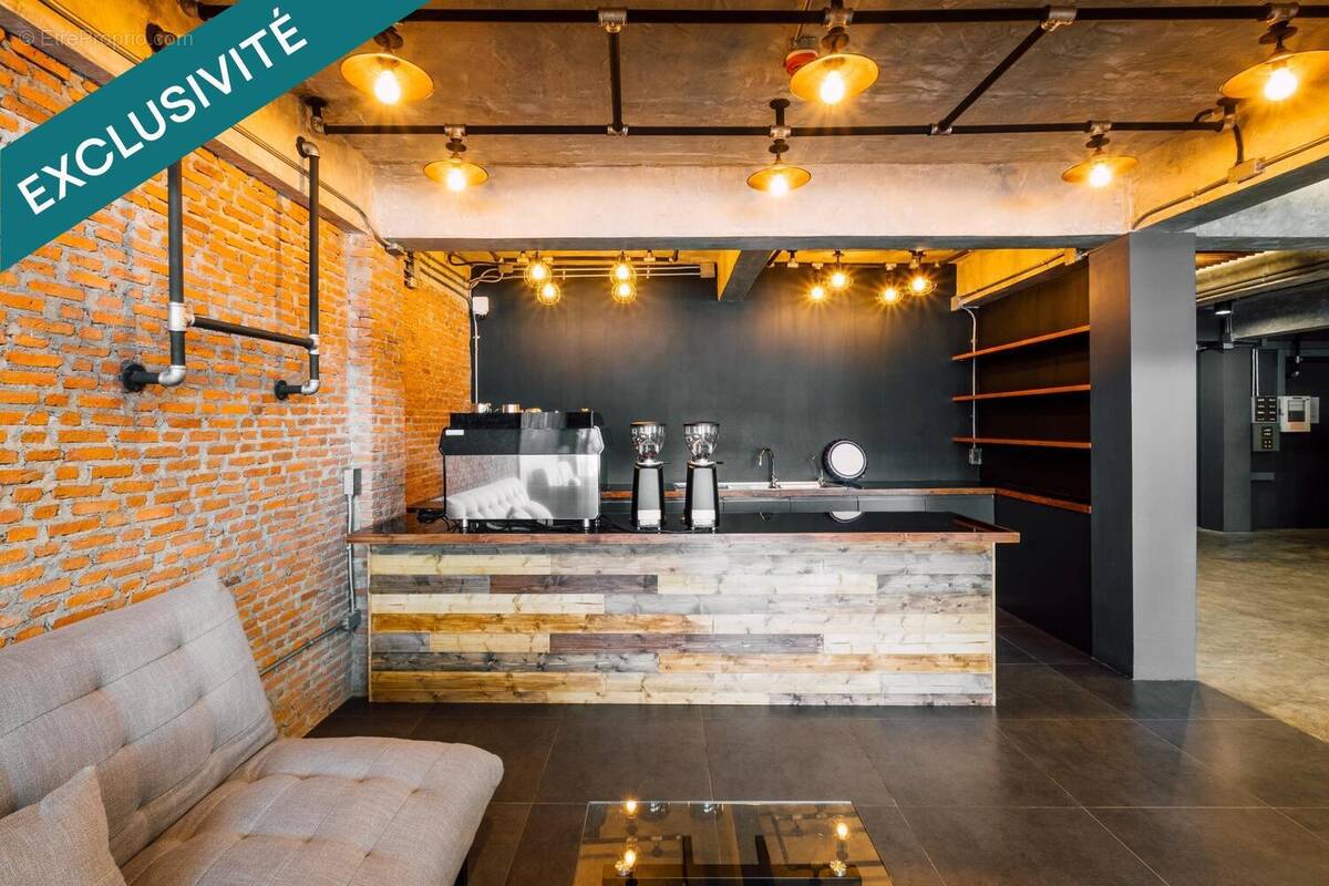 Photo 1 - Commerce à MARSEILLE-2E