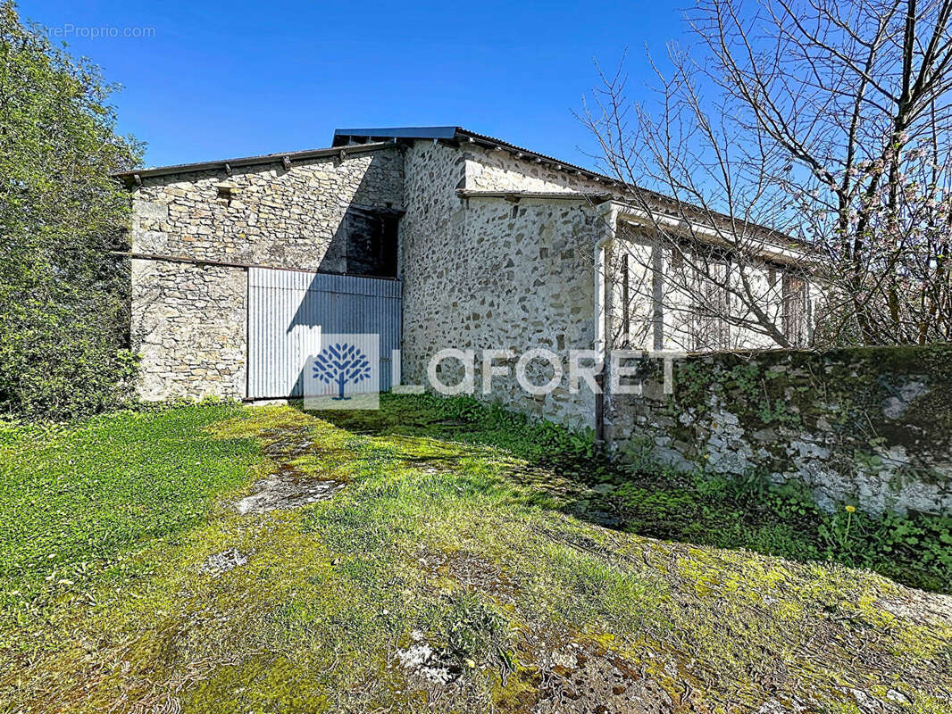 Maison de caractère avec dépendances - photo 22