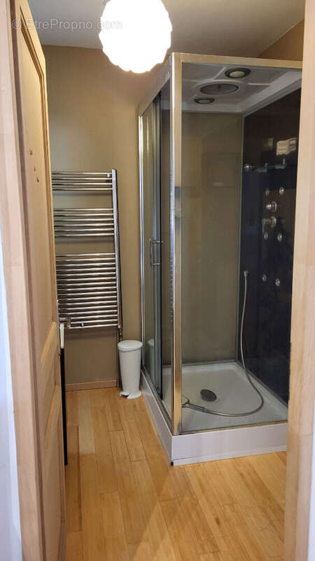 Maison à SAINT-MARCEL-DE-CAREIRET