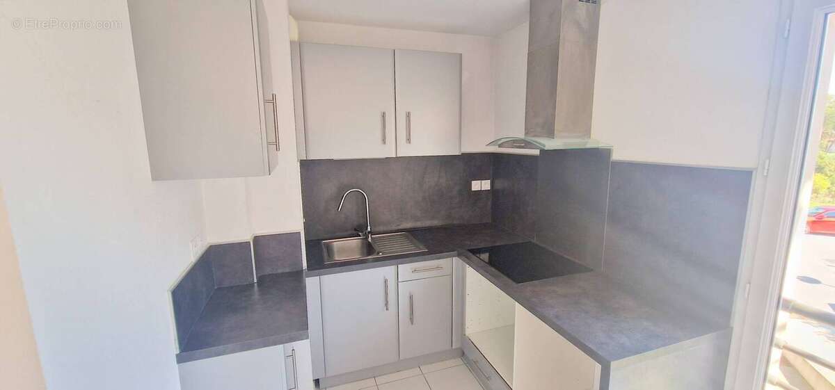 Appartement à ROQUEBRUNE-SUR-ARGENS