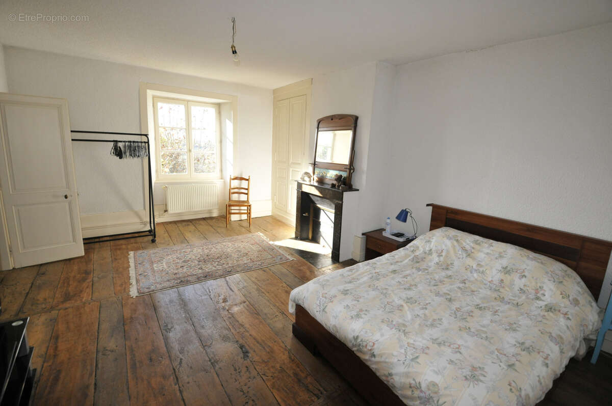 Maison à PIERRE-BUFFIERE