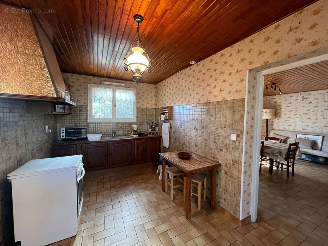 Maison à ENTREPIERRES