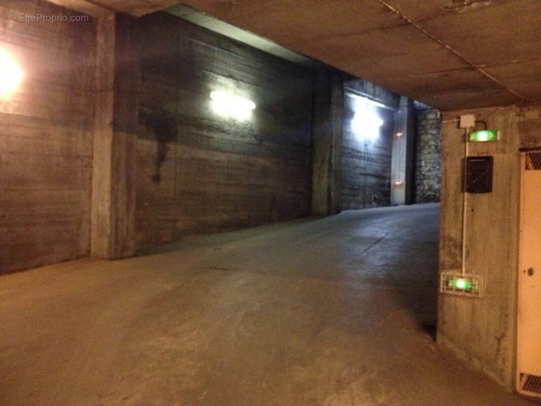 Parking à LE KREMLIN-BICETRE