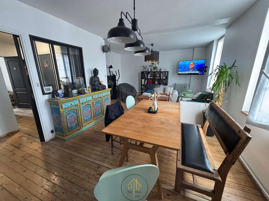 Appartement à MONTMOREAU-SAINT-CYBARD