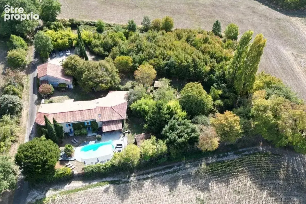 Photo Maison à Nonac au prix de 395 000€