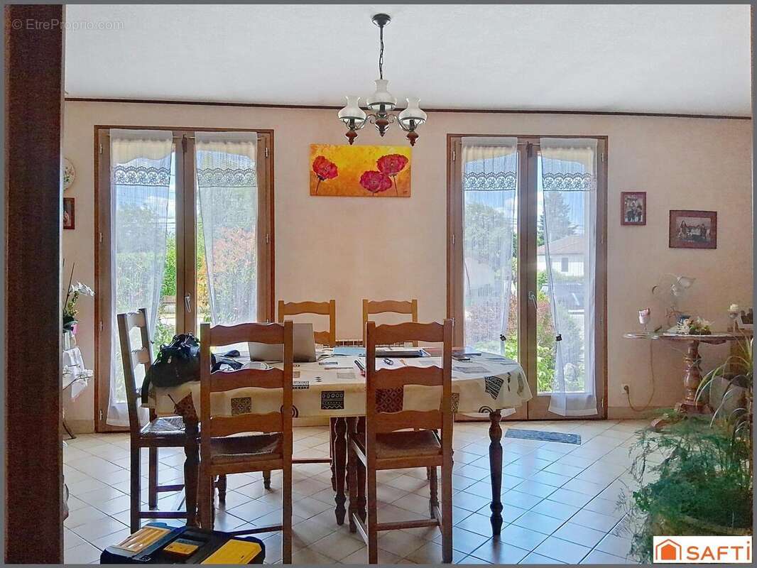 Maison 100 m² à Saint-Victor-De-Morestel  - photo 6
