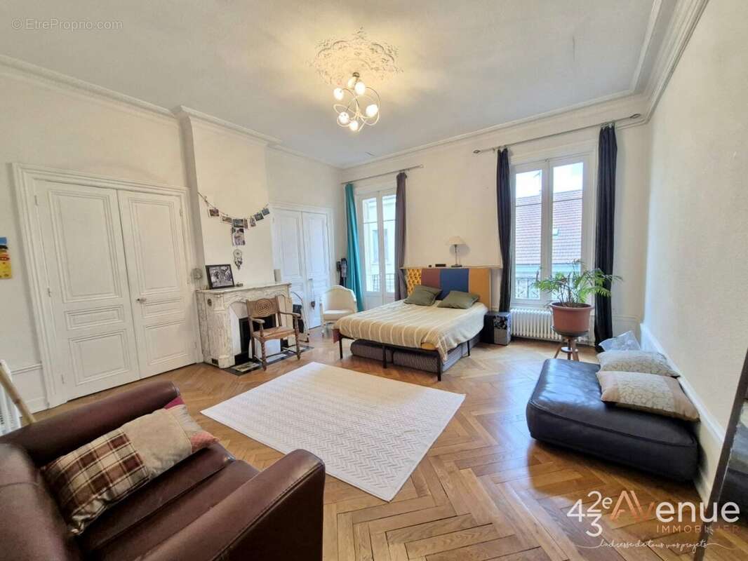 Appartement à SAINT-ETIENNE