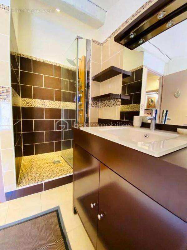 Maison à SAINT-ESTEVE