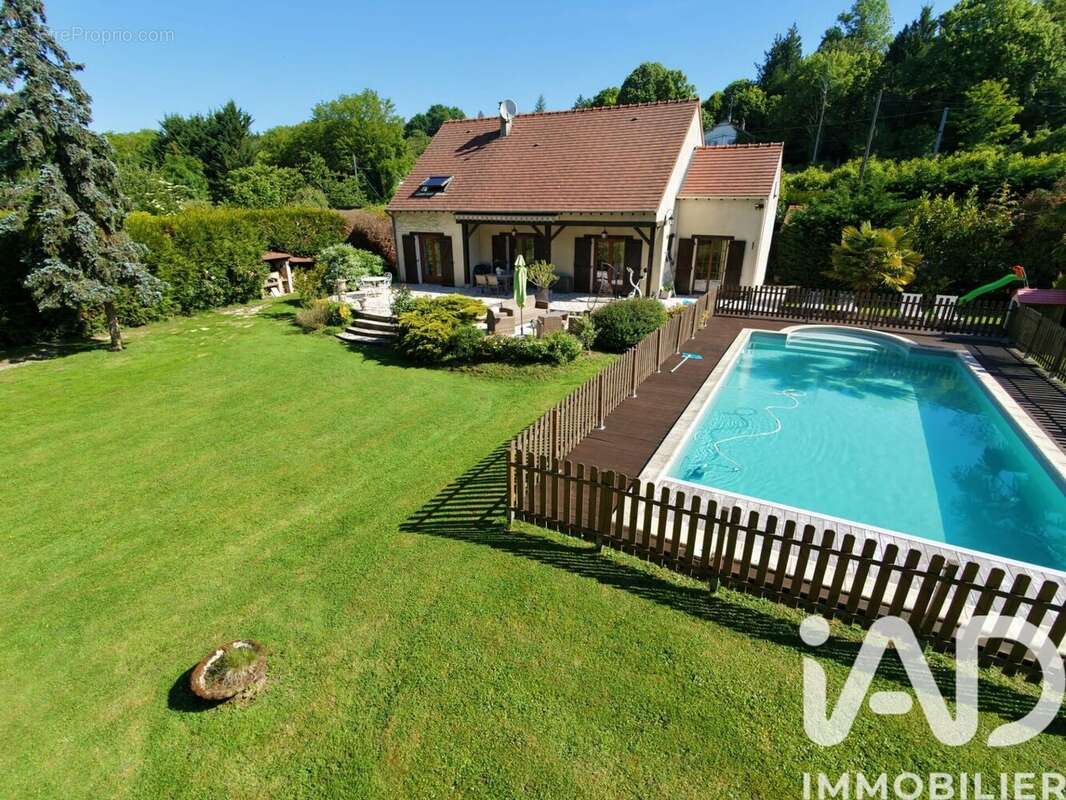 Photo 2 - Maison à CRECY-LA-CHAPELLE