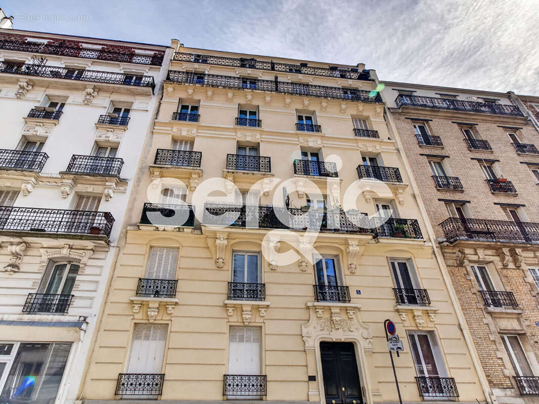 Appartement à PARIS-14E