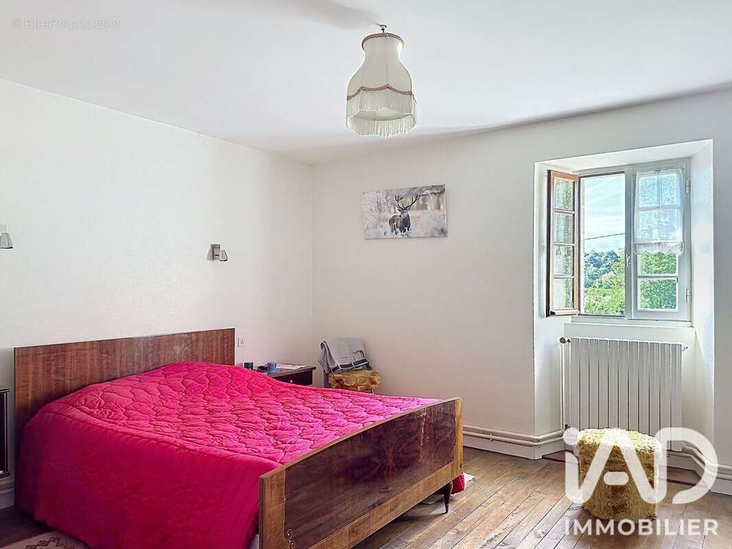 Maison 177 m² à Neuvy-Bouin  - photo 8