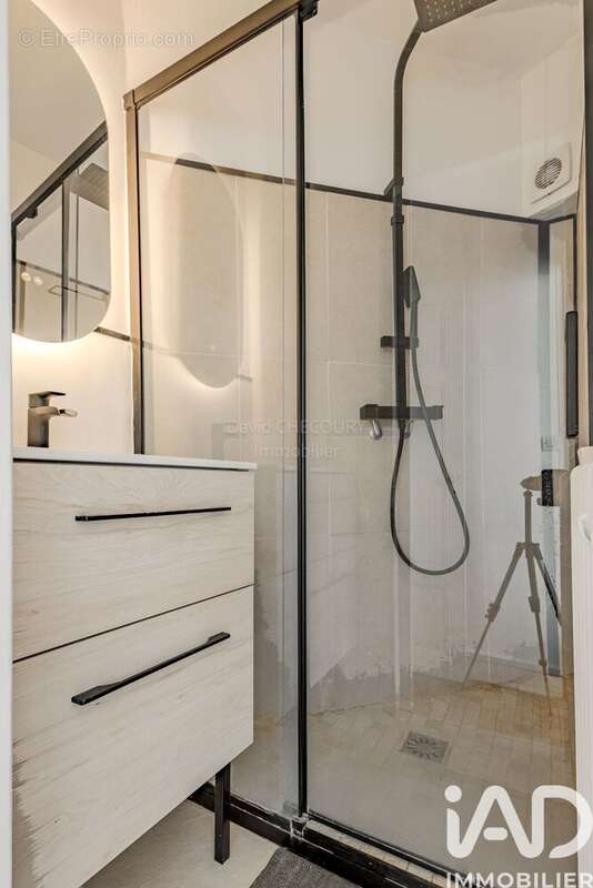Photo 8 - Appartement à COURBEVOIE