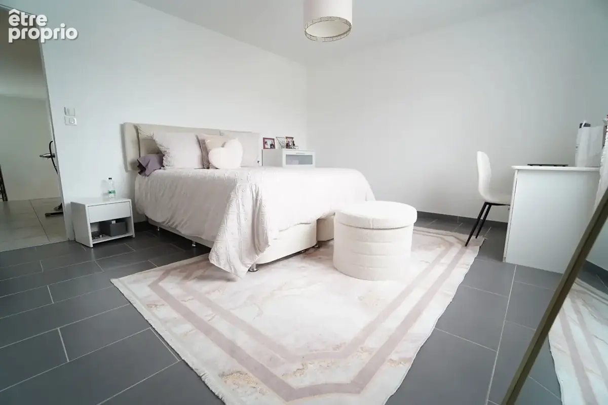 Maison Le Mans 230 m², garage et piscine couverte - photo 11