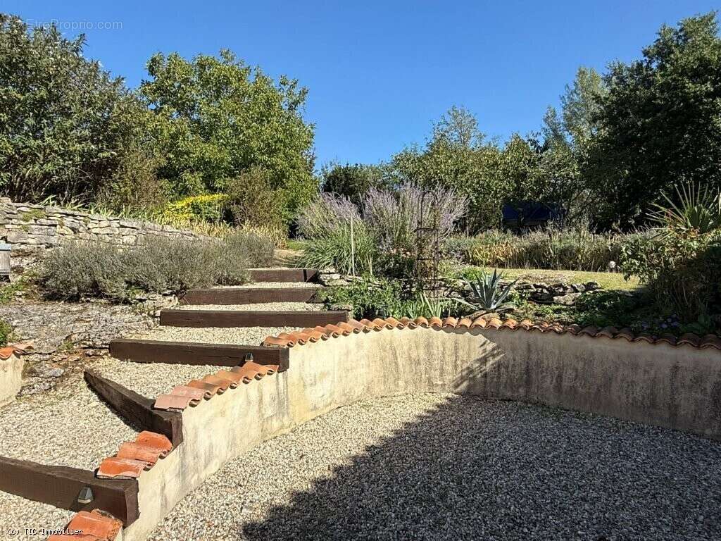 Maison à VERTEUIL-SUR-CHARENTE