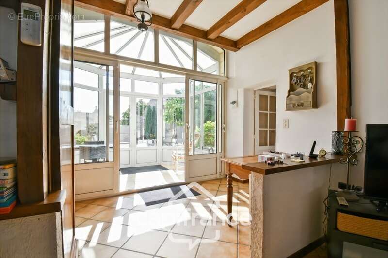 Maison à vendre 10 pièces BIGNAY (17), proche ST JEAN D'ANGELY et ses commerces, avec jardin, piscine et garage - photo 14