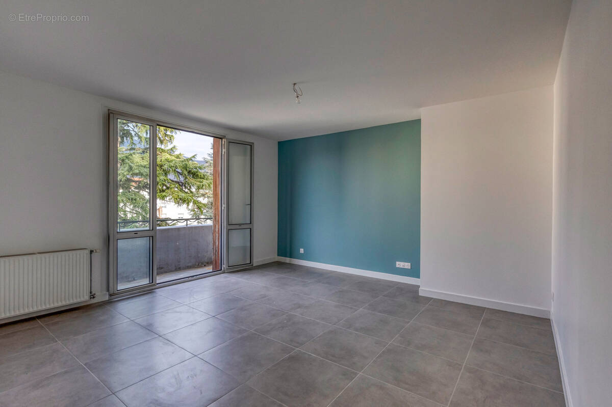 Appartement à FONTAINE