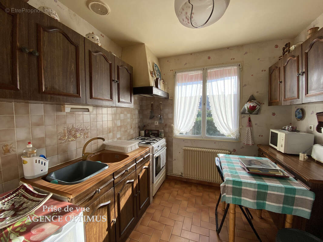 Maison à VILLENEUVE-LA-GUYARD