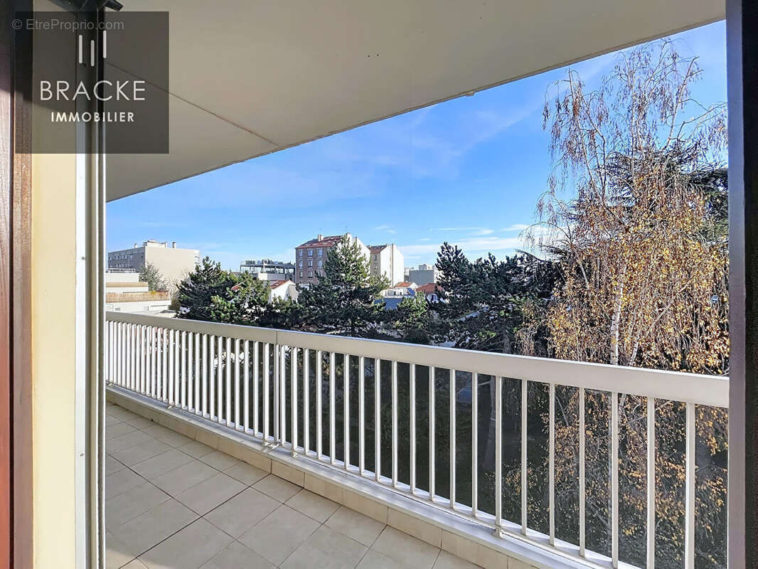 Appartement à COURBEVOIE