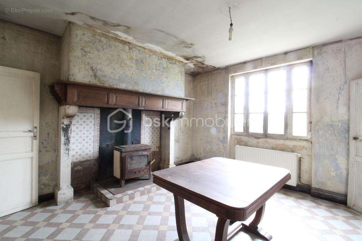 Maison à rénover avec dépendances - photo 5