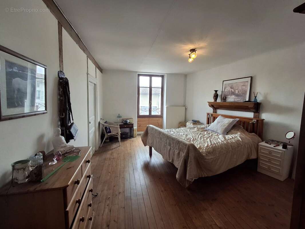 Maison à AVAILLES-LIMOUZINE