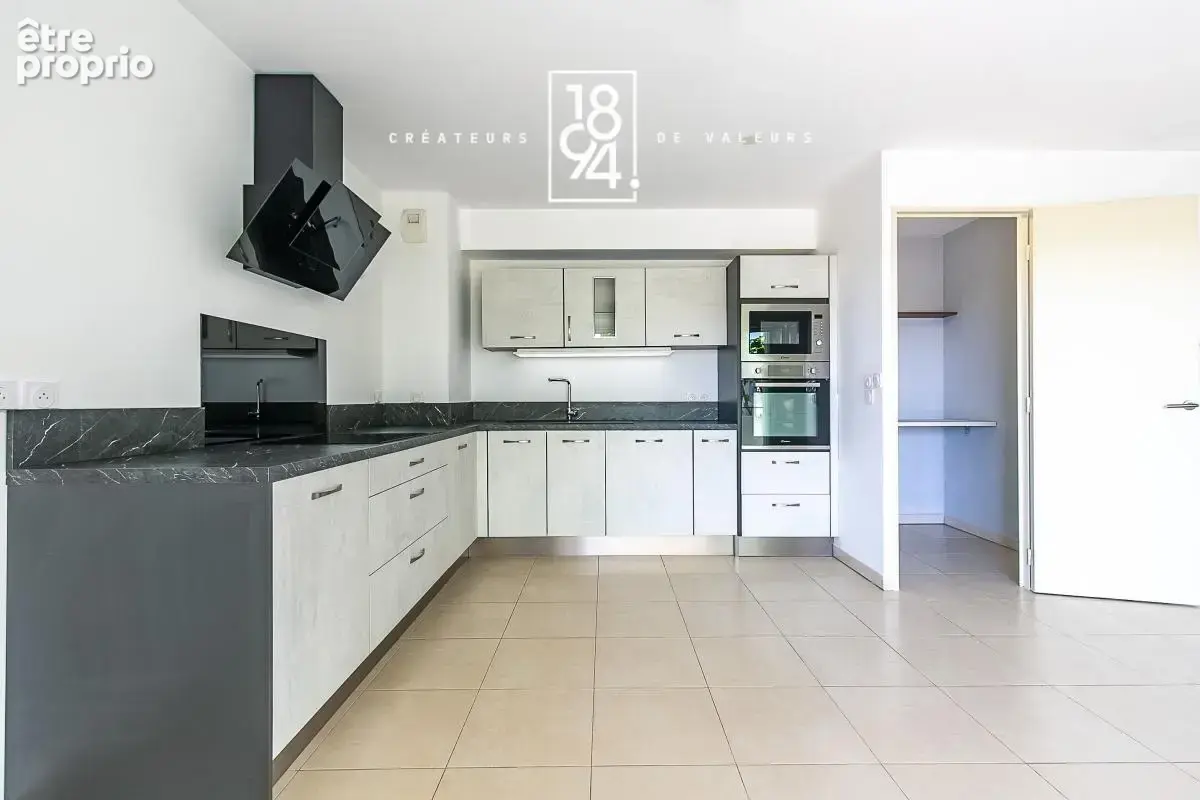 Appartement traversant avec place de stationnement et garage fermé au Puy Ste Réparade - photo 7