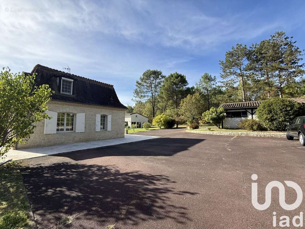 Photo 2 - Maison à LE FLEIX