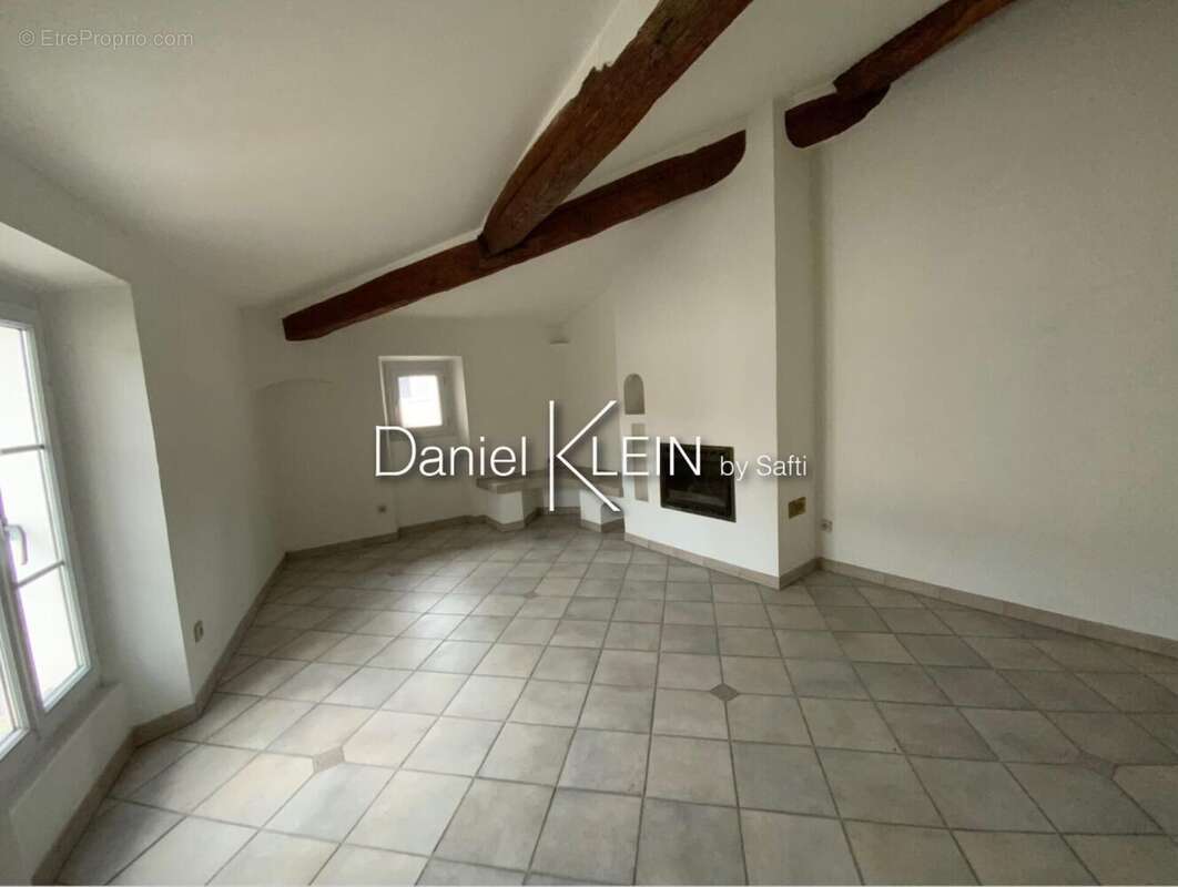 Photo 2 - Appartement à ROQUEBRUNE-SUR-ARGENS