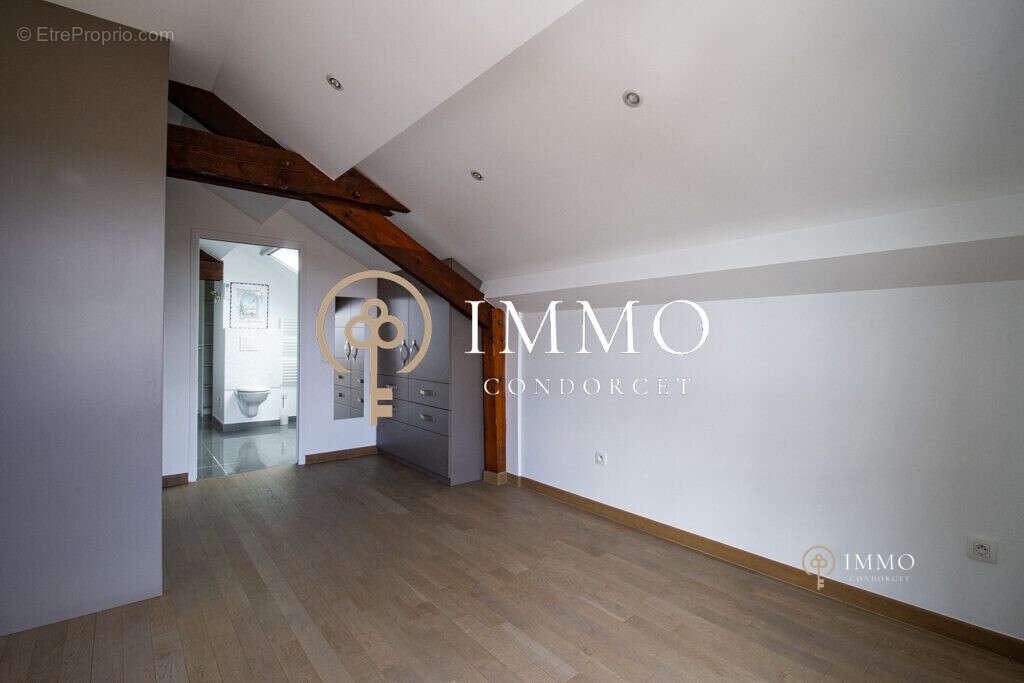 Appartement à BOURG-LA-REINE